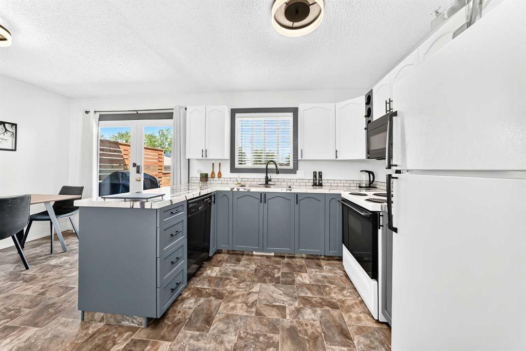 Picture for 12 Aspen Crescent SE