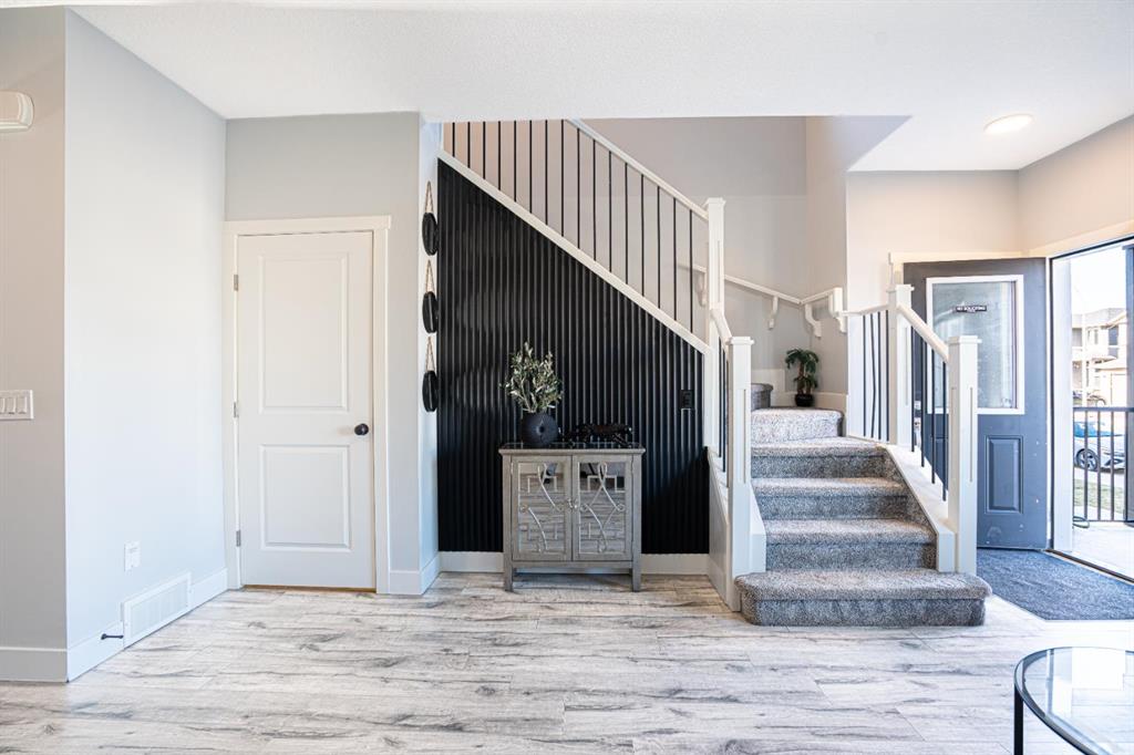 Picture for 587 Cornerstone Avenue NE https://www.cirrealty.ca/reb/creb/56/A2266856_11.jpg
