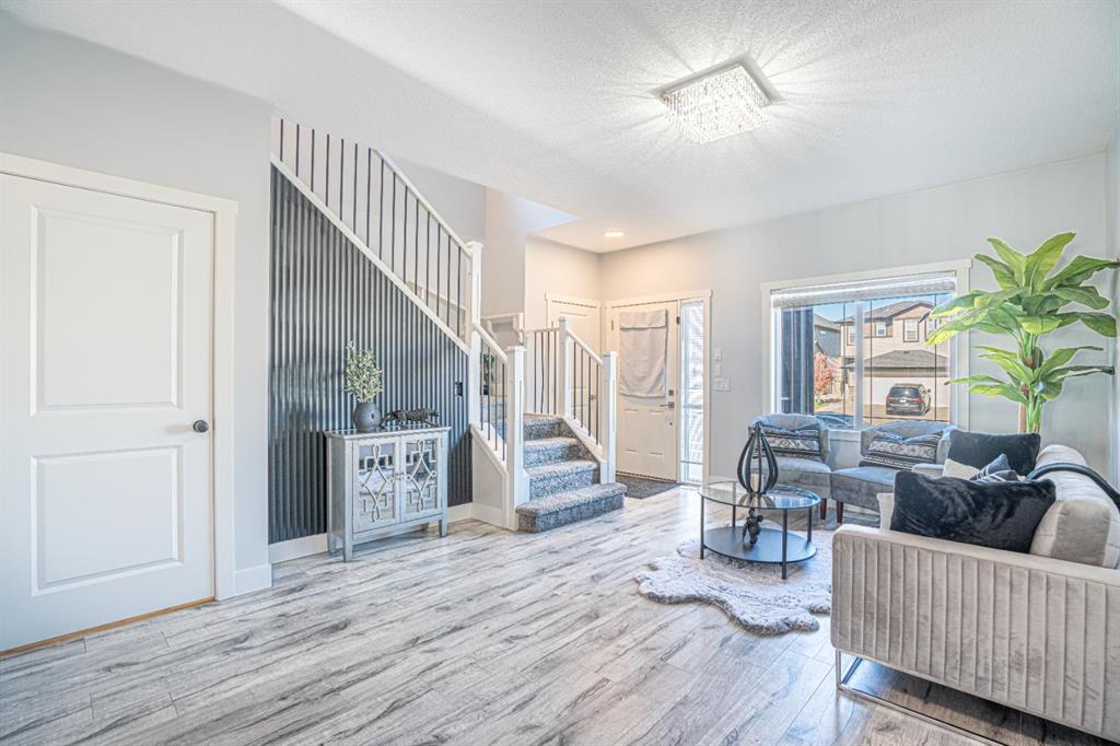 Picture for 587 Cornerstone Avenue NE https://www.cirrealty.ca/reb/creb/56/A2266856_9.jpg