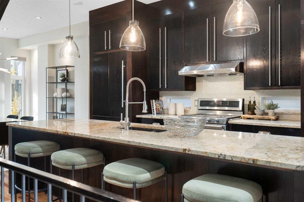 Picture for 218 8A Street NE