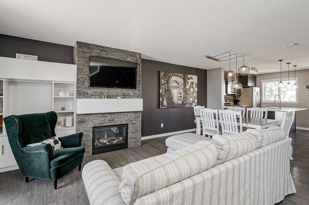 Picture for 313 Copperpond Landing SE