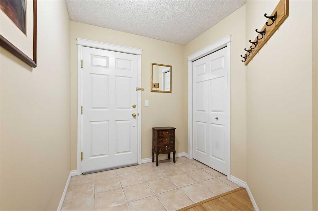 Picture for 112, 6900 Hunterview Drive NW