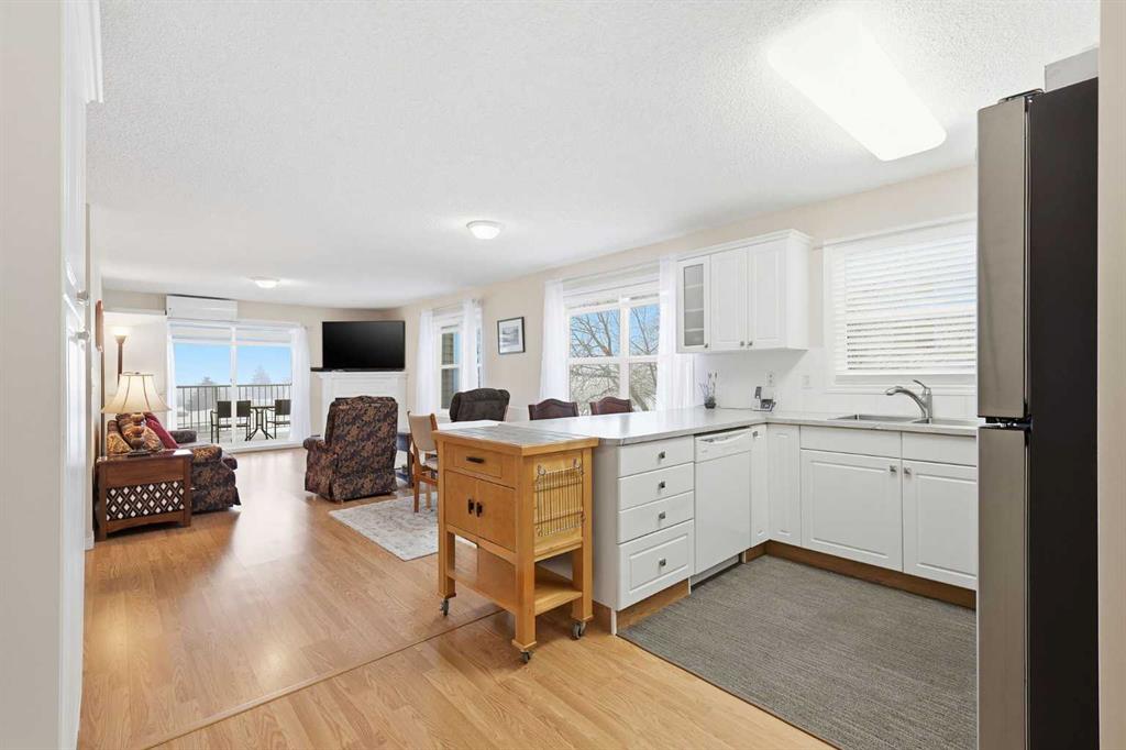 Picture for 112, 6900 Hunterview Drive NW