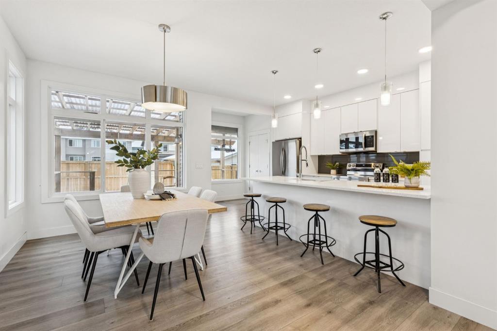 Picture for 584 River Avenue 