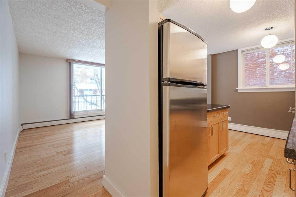 Picture for 105, 934 2 Avenue NW