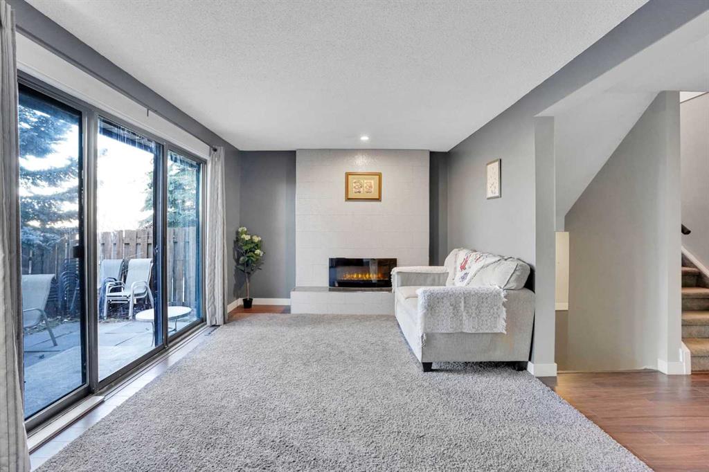 Picture for 208 Midpark Gardens SE