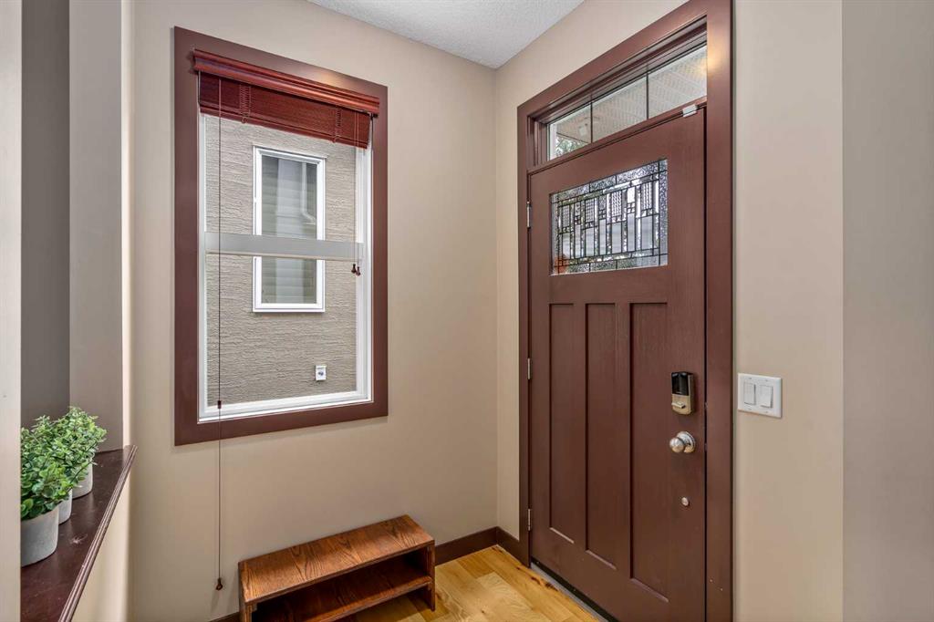 Picture for 26 Mahogany Green SE