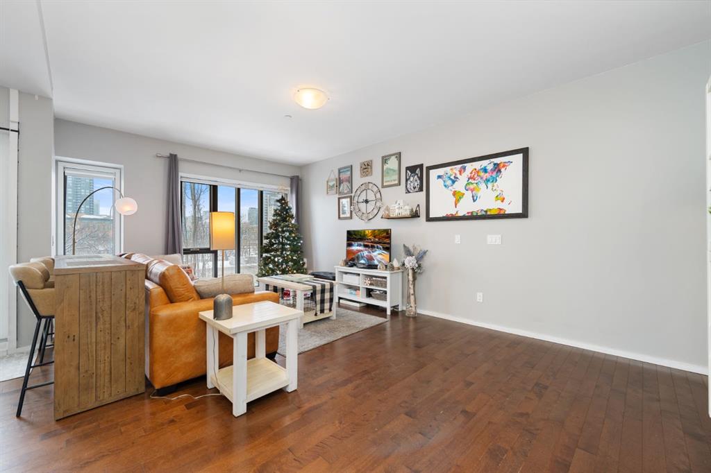 Picture for 201, 414 Meredith Road NE