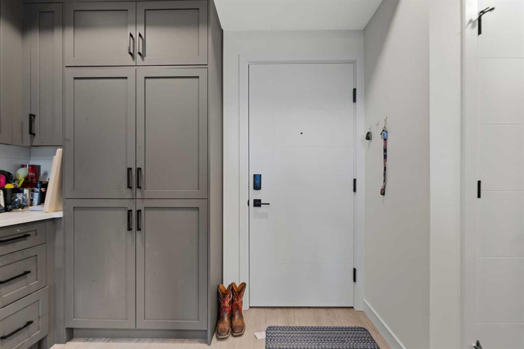 Picture for 310, 3932 University Avenue NW