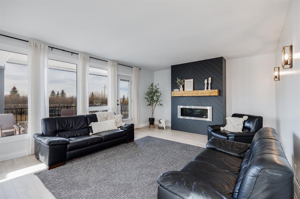 Picture for 386214 16 Street W