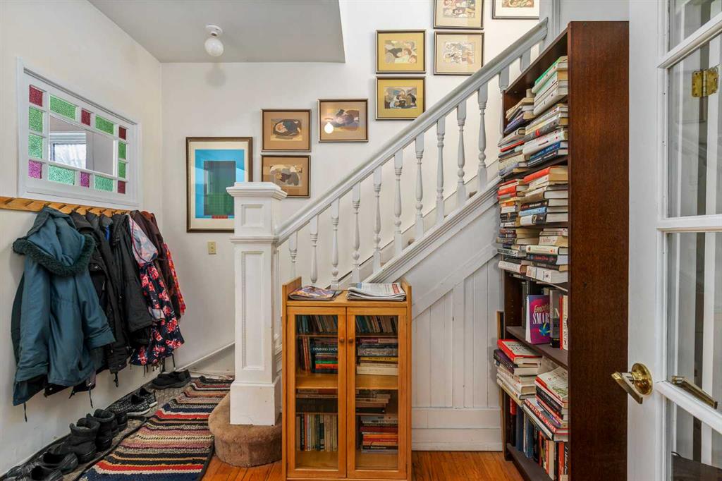 Picture for 2003 2 Street SW