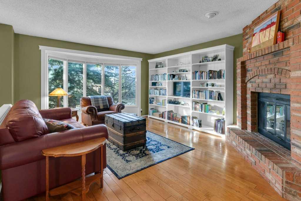 Picture for 44 Sprucegrove Crescent SE