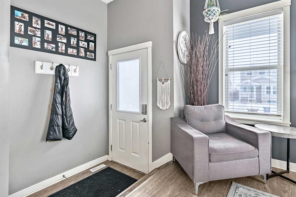 Picture for 14 Sunrise Crescent NE