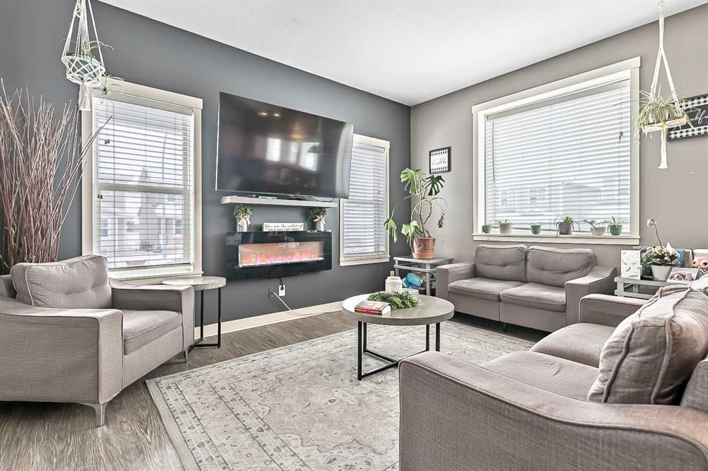 Picture for 14 Sunrise Crescent NE