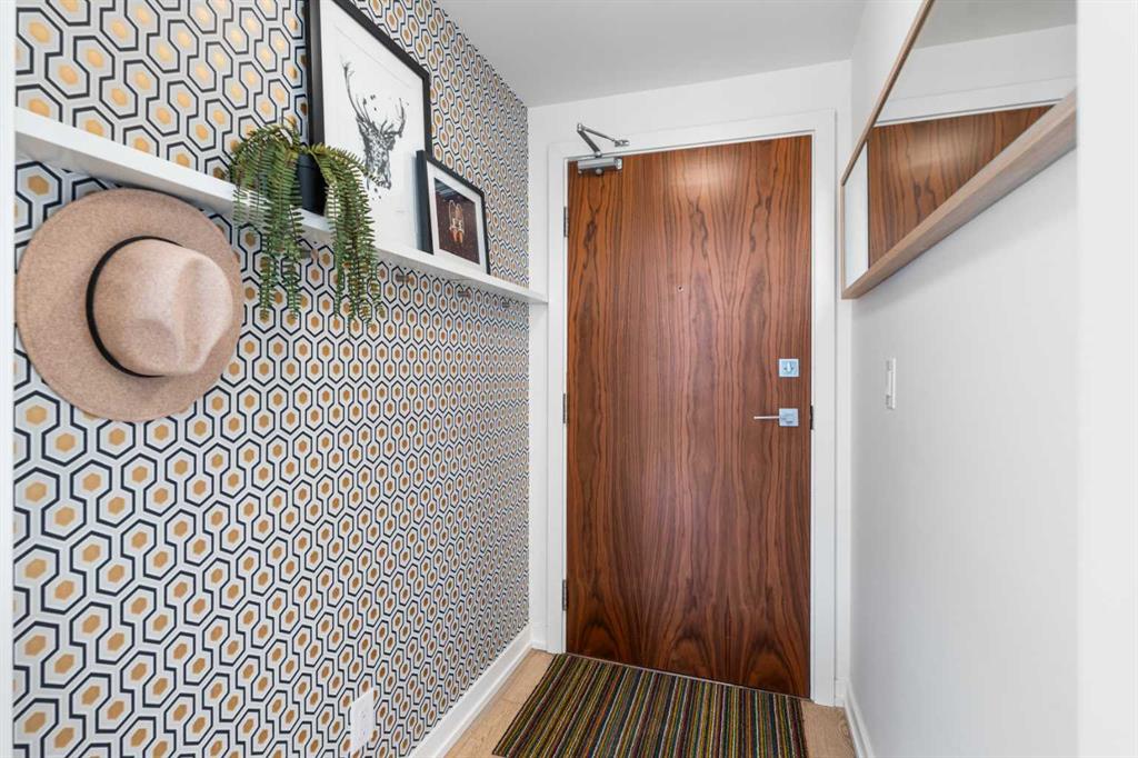 Picture for 102, 128 2 Street SW