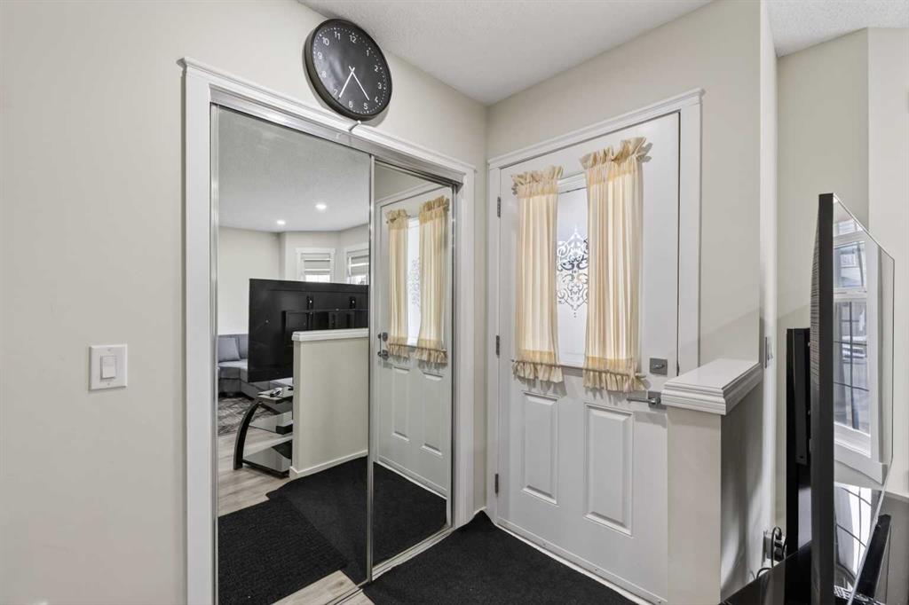 Picture for 8474 Saddleridge Drive NE