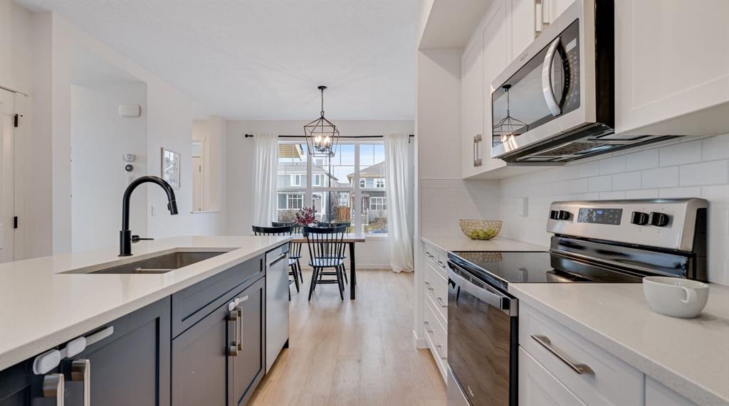 Picture for 995 Mahogany Boulevard SE