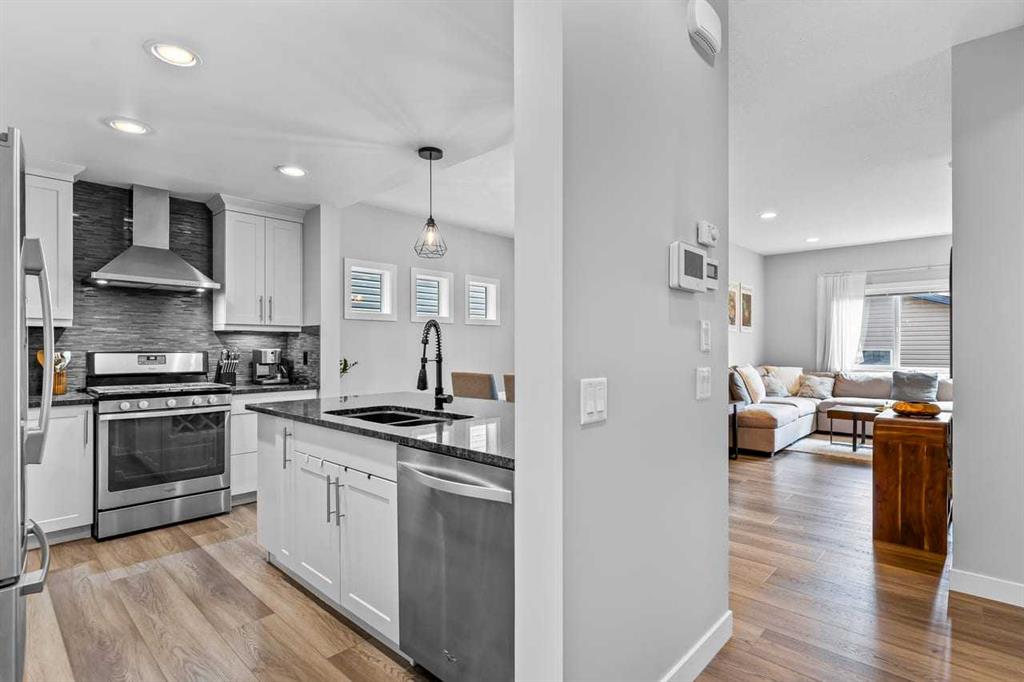 Picture for 86 Copperpond Heights SE