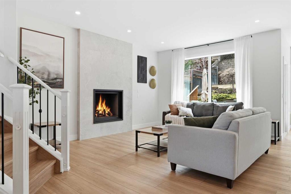 Picture for 15 Valley Stream Manor NW