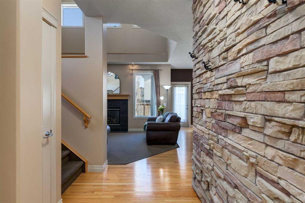 Picture for 195 Willowmere Close 