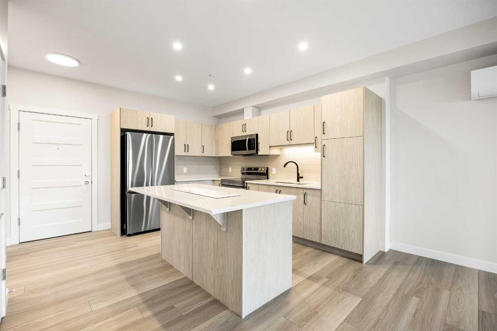 Picture for 1107, 81 Arbour Lake View NW