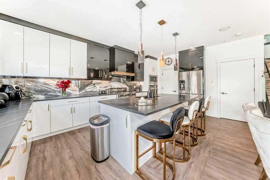 Picture for 630 Rocky Ridge View NW