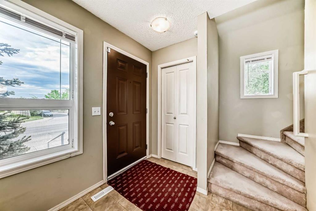 Picture for 501 Saddlecrest Boulevard NE