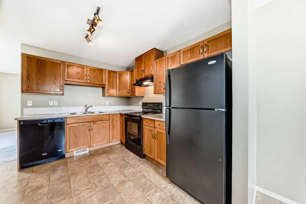 Picture for 501 Saddlecrest Boulevard NE