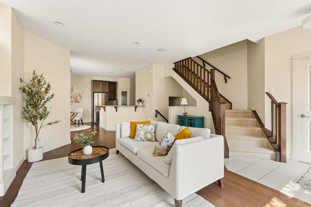 Picture for 2, 1932 35 Street SW