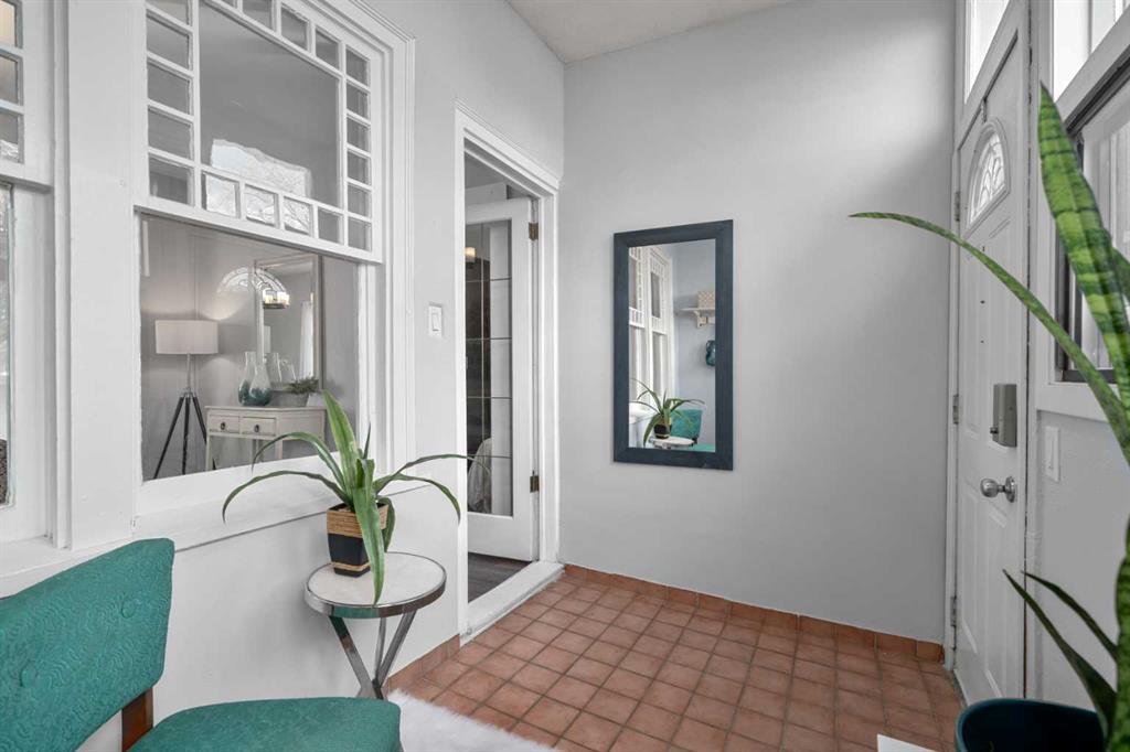 Picture for 207 31 Avenue NW