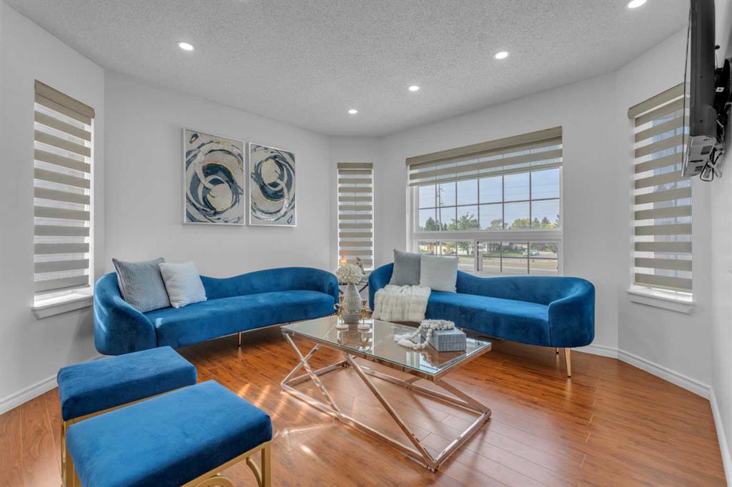 Picture for 190 Costa Mesa Close NE