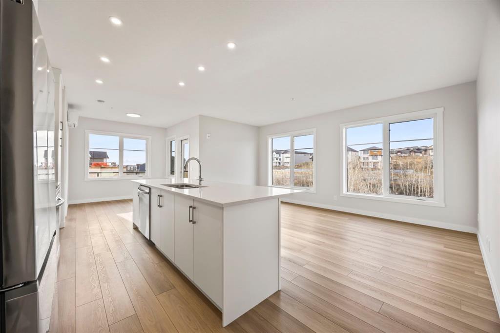 Picture for 2202, 2117 81 Street SW