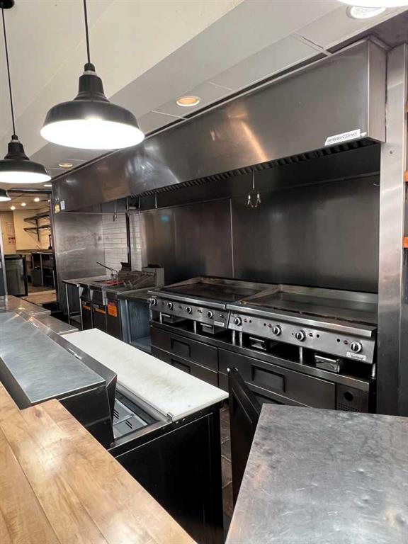 Picture for 736 17 Avenue SW