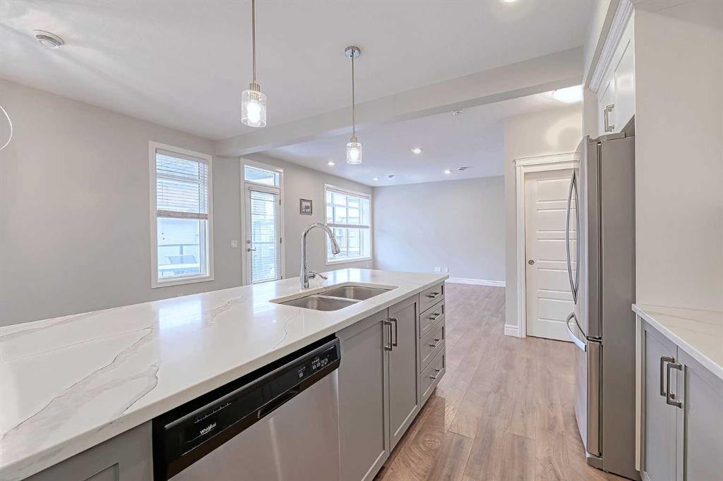 Picture for 19620 42 Street SE