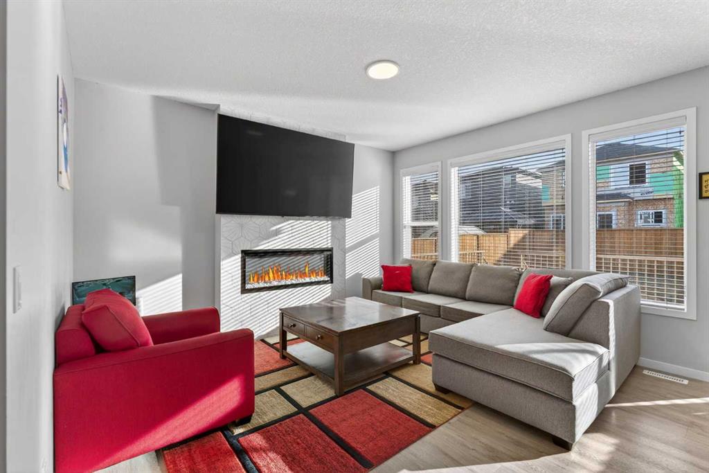 Picture for 78 Corner Meadows Row NE