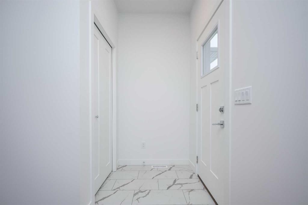 Picture for 1020 West Lakeview Drive 