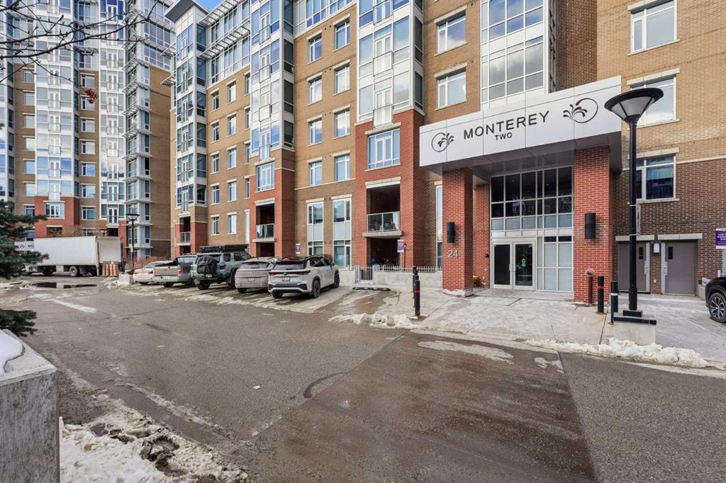 Picture for 705, 24 Varsity Estates Circle NW