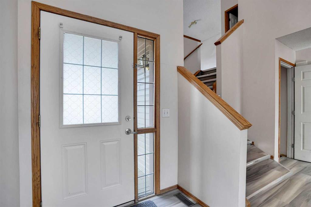 Picture for 17 Taracove Crescent NE