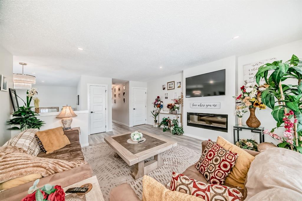 Picture for 158 Chinook Gate Boulevard SW