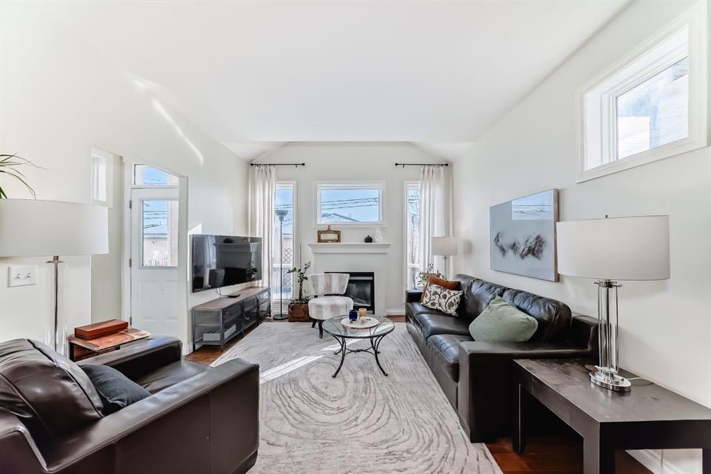 Picture for 1436 41 Street SW