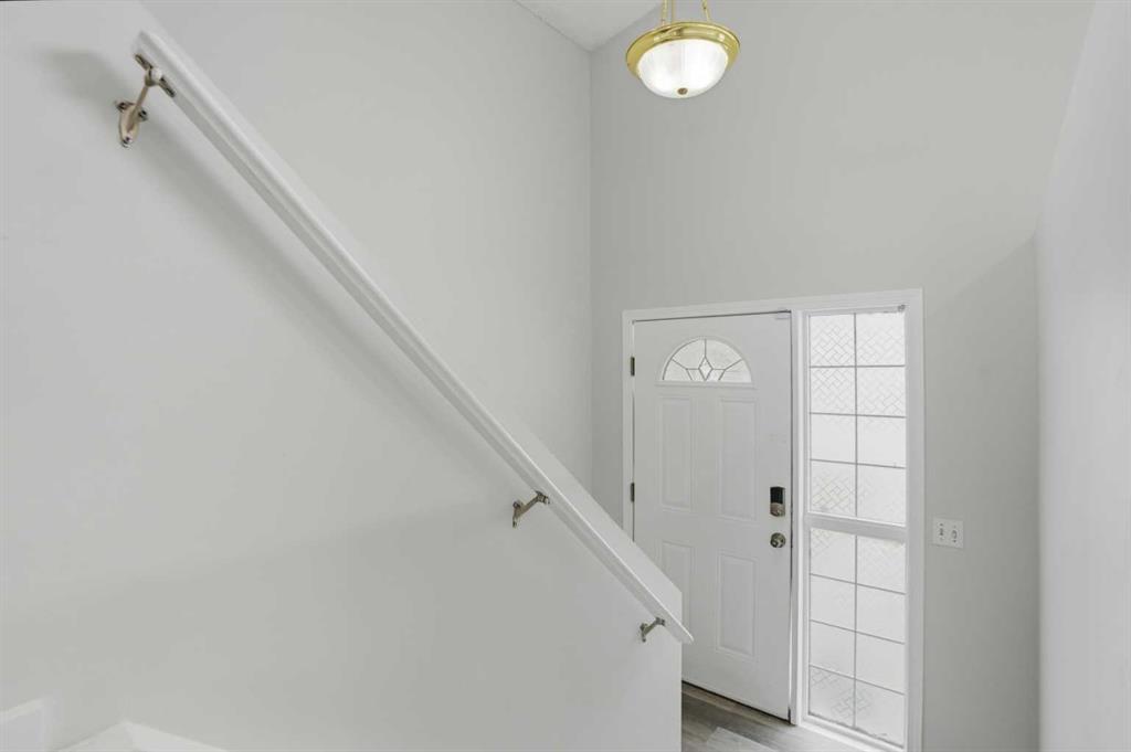 Picture for 246 Martinvalley Mews NE