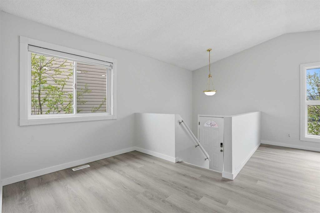 Picture for 246 Martinvalley Mews NE
