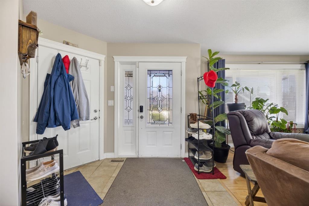 Picture for 15 Meadowview Court 