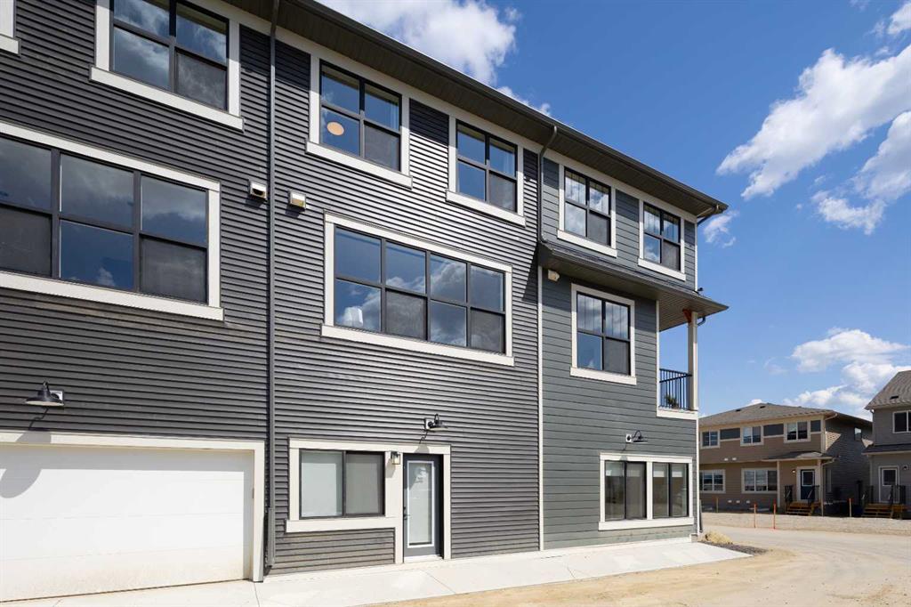 Picture for 113 Wild Rose Way SE