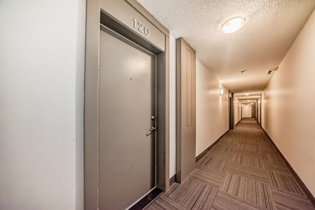Picture for 120, 60 Royal Oak Plaza NW