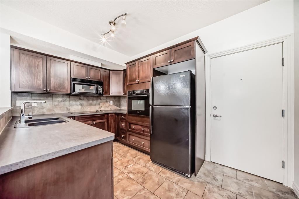 Picture for 120, 60 Royal Oak Plaza NW