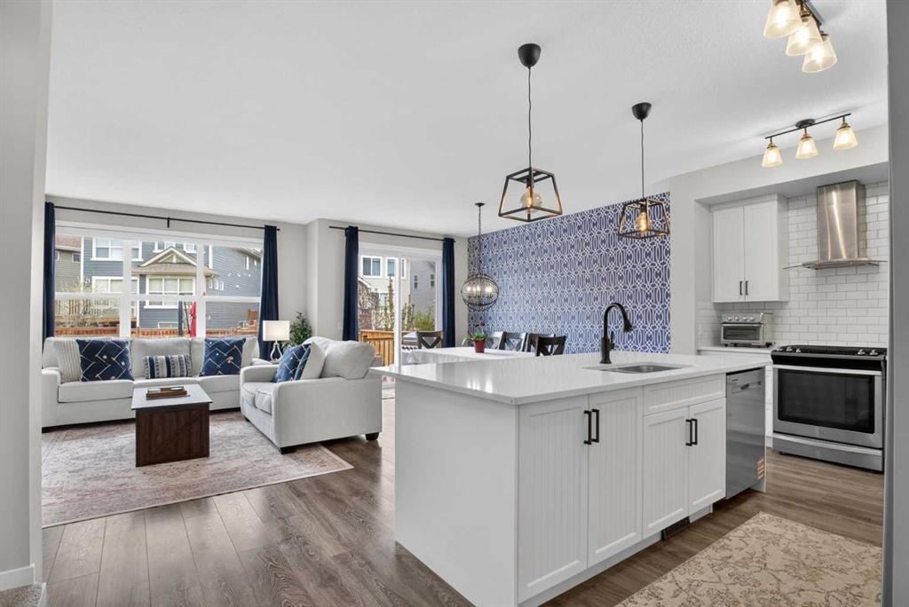 Picture for 377 Masters Avenue SE
