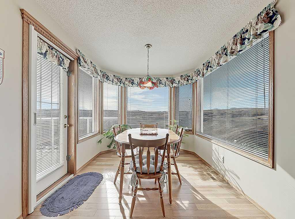 Picture for 352 Macewan Park View NW