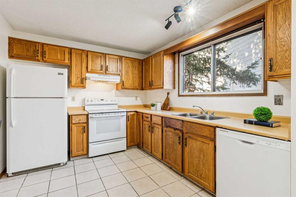 Picture for 30 Edgeford Place NW