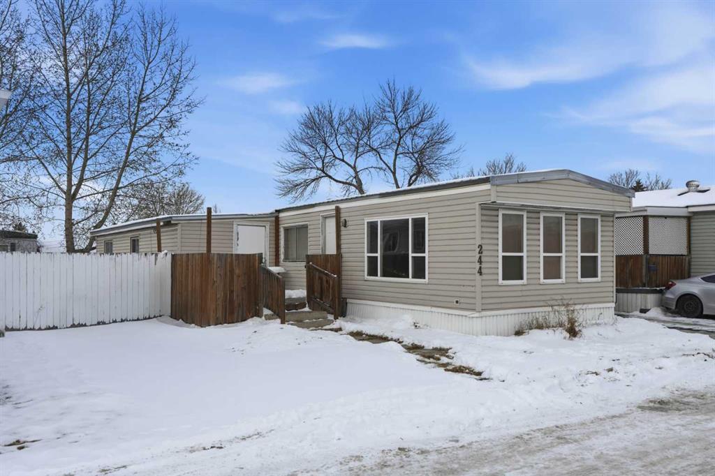 Picture for 244, 6220 17 Avenue SE